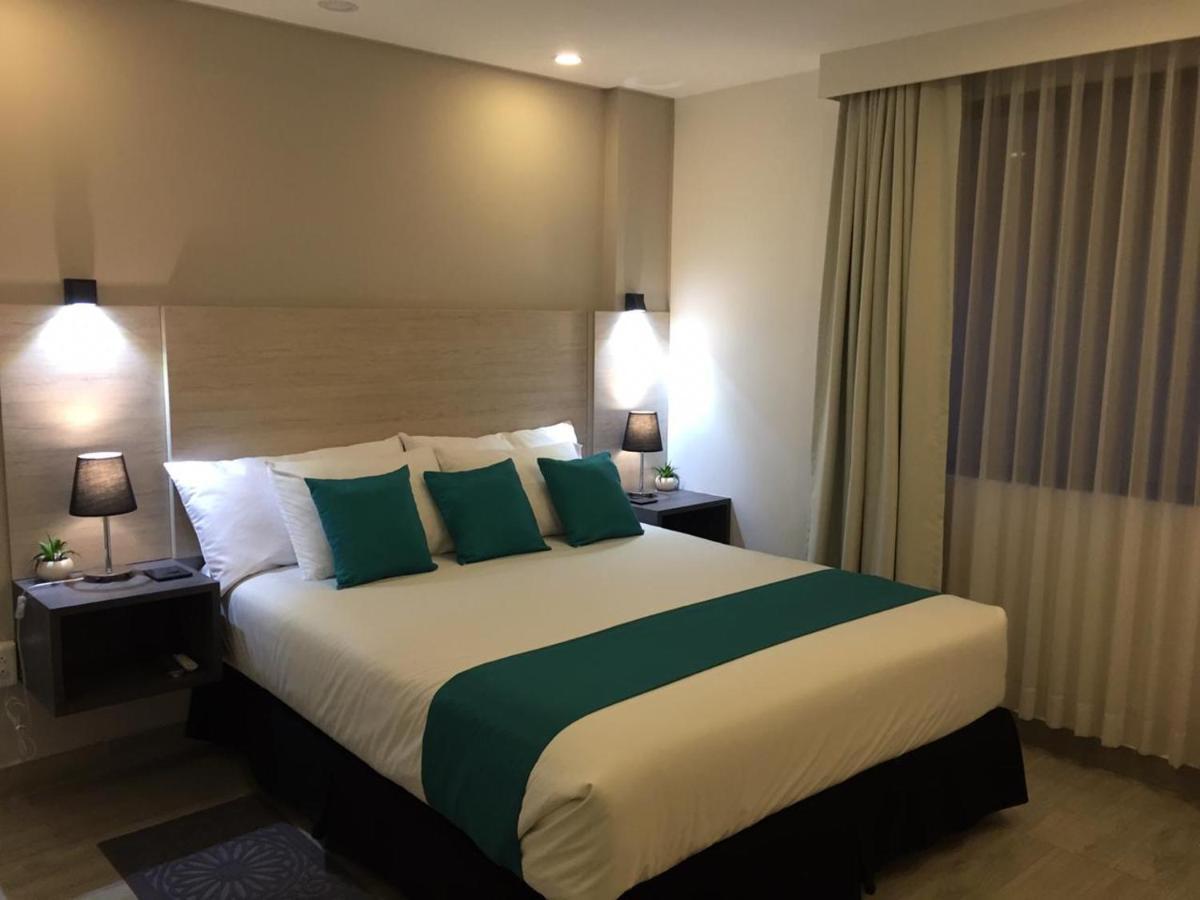 Suite Ejecutiva Ardres Plaza Quito Bagian luar foto